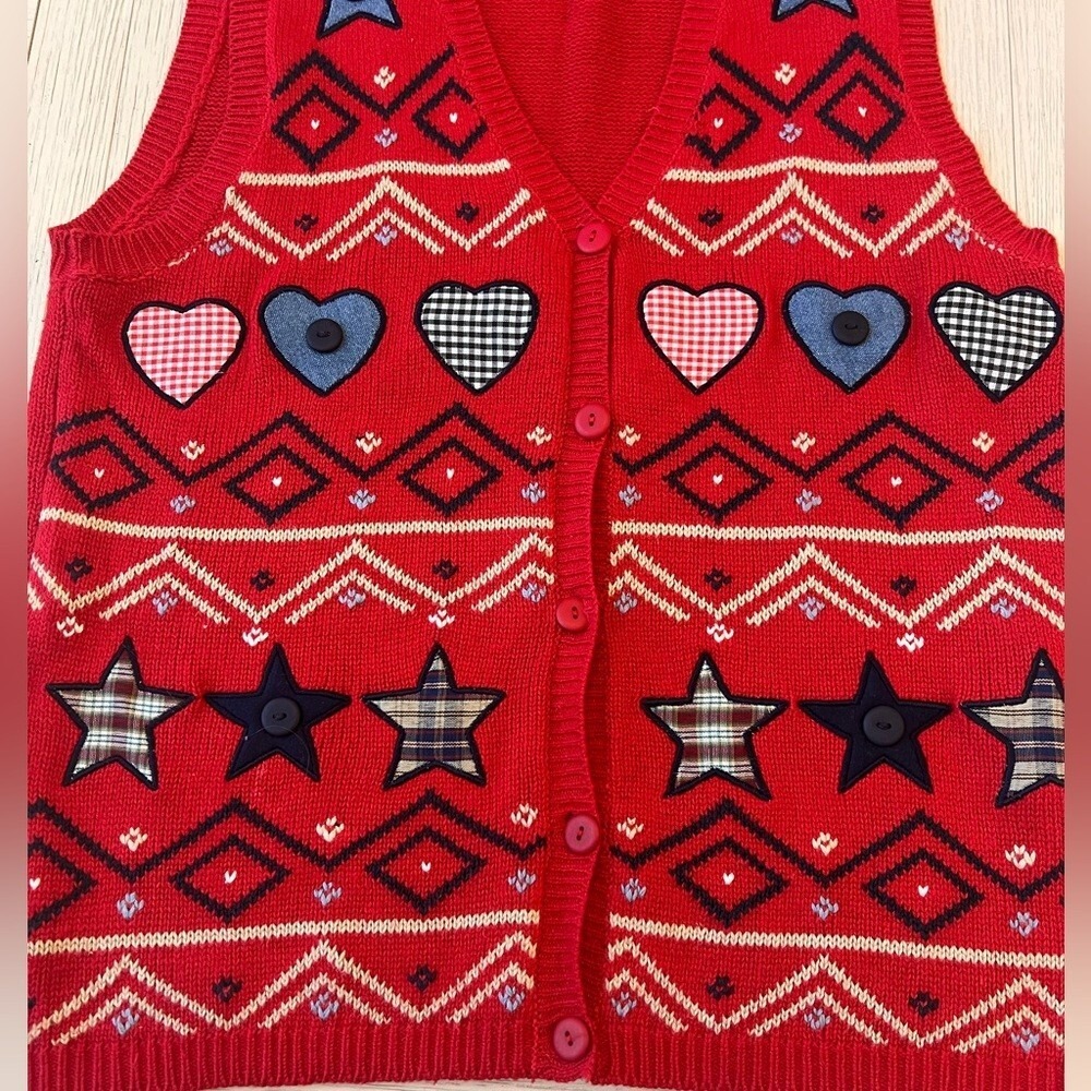 Capacity NWT cotton‎ button down vest. Red, white and blue. Cottage. Coastal L
